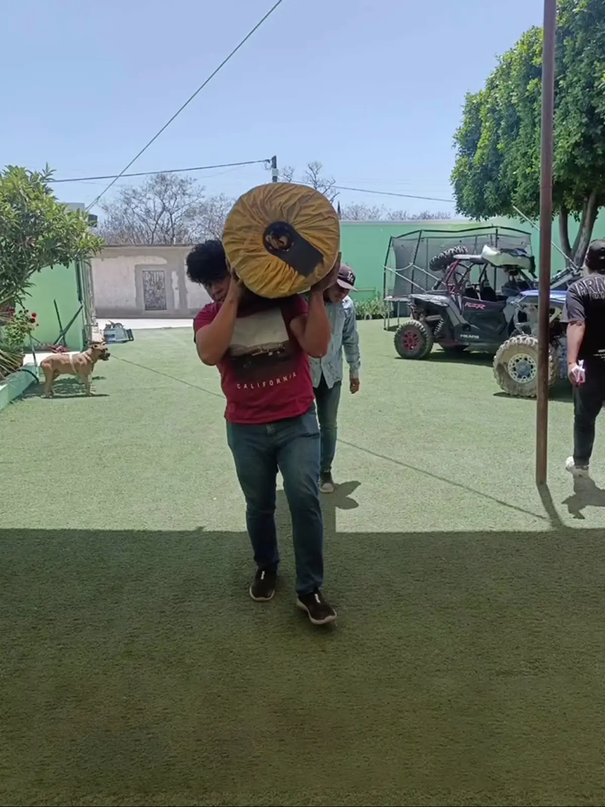 Transformación de un área residencial con pasto sintético